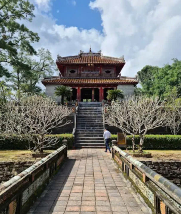 THÀNH PHỐ HUẾ - NHÓM NHỎ (13 NGƯỜI)